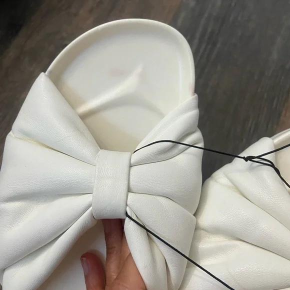 Sandals - Picture 2 of 4